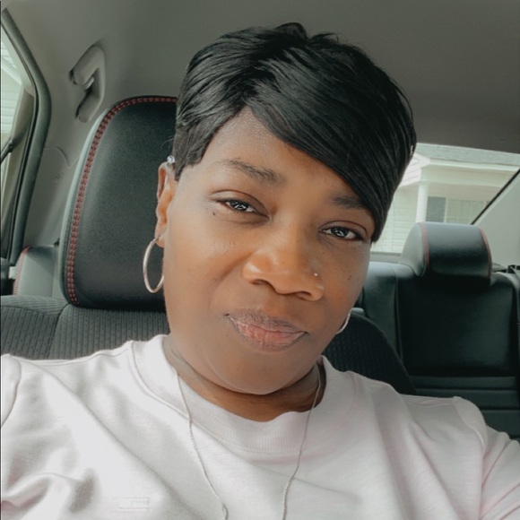 Meet your Posher, Monica - Picture 1 of 1